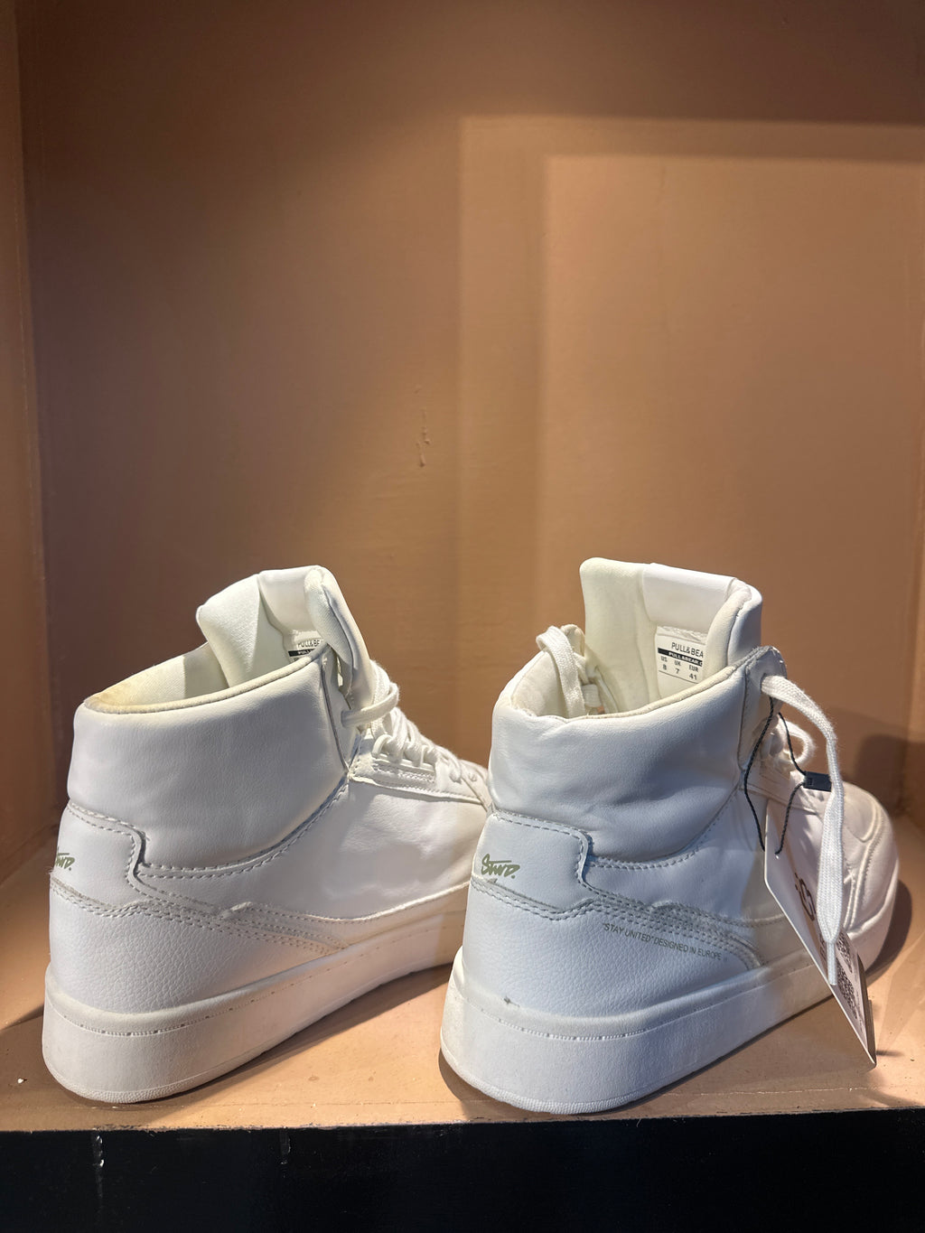 Pull&Bear white high-top sneakers