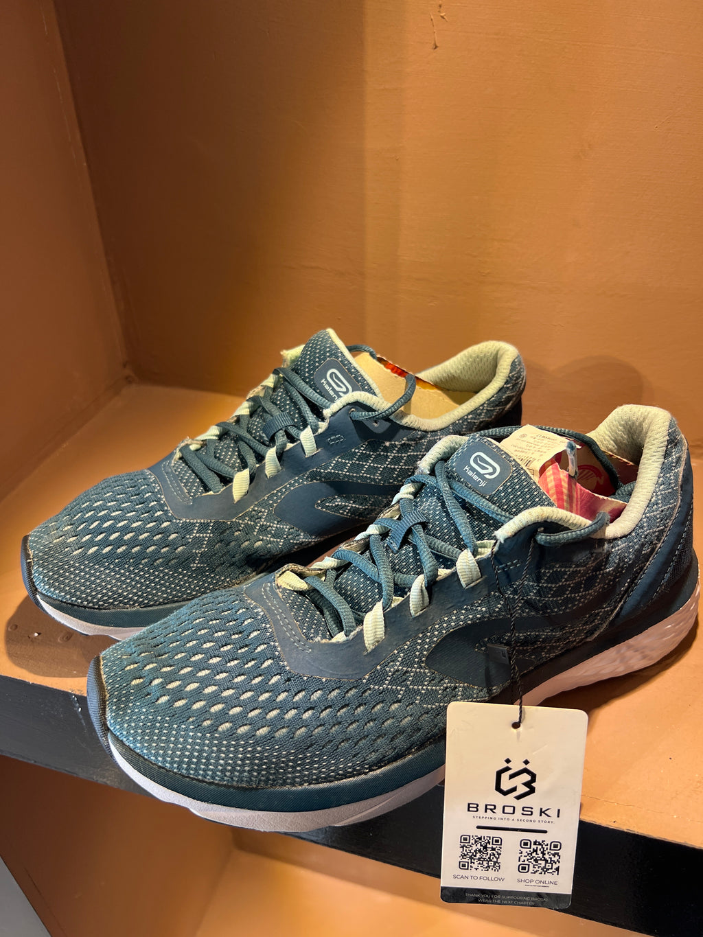 women's running shoes