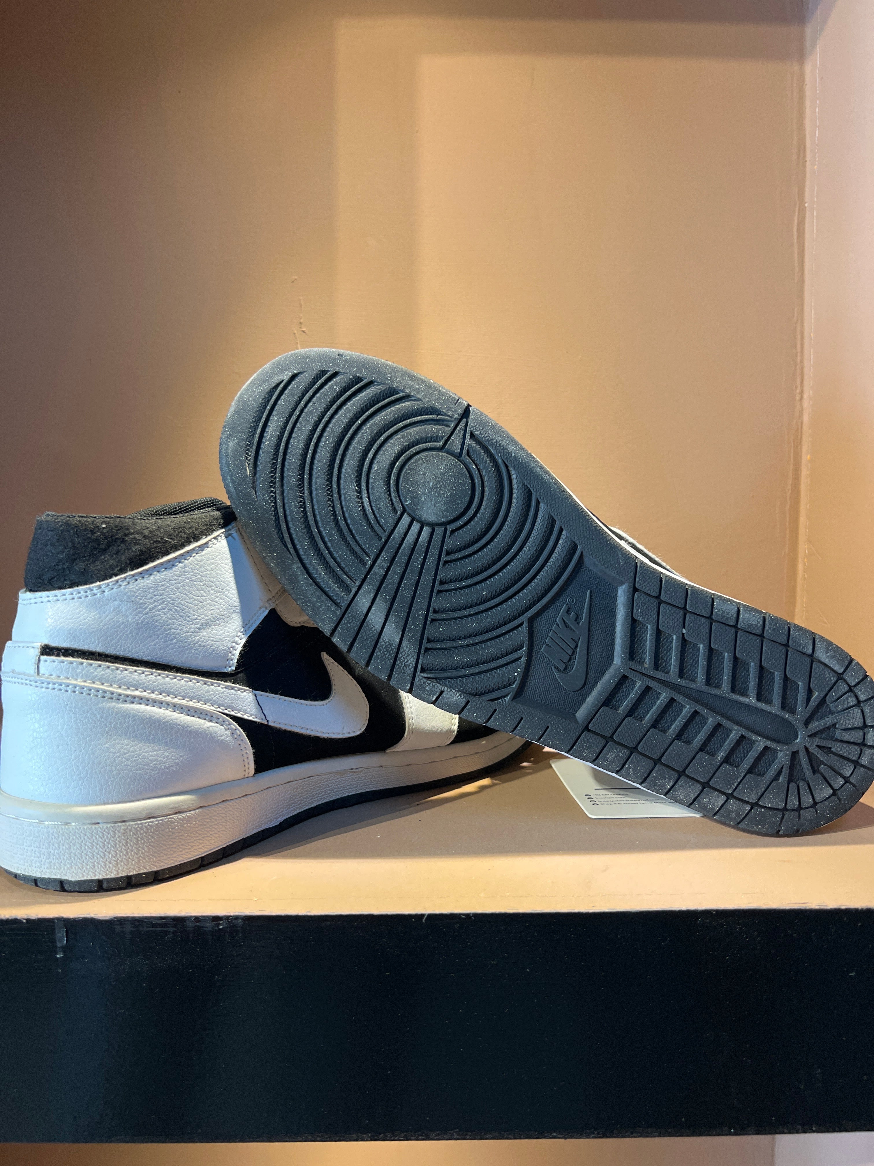 Nike Air Jordan 1 Mid