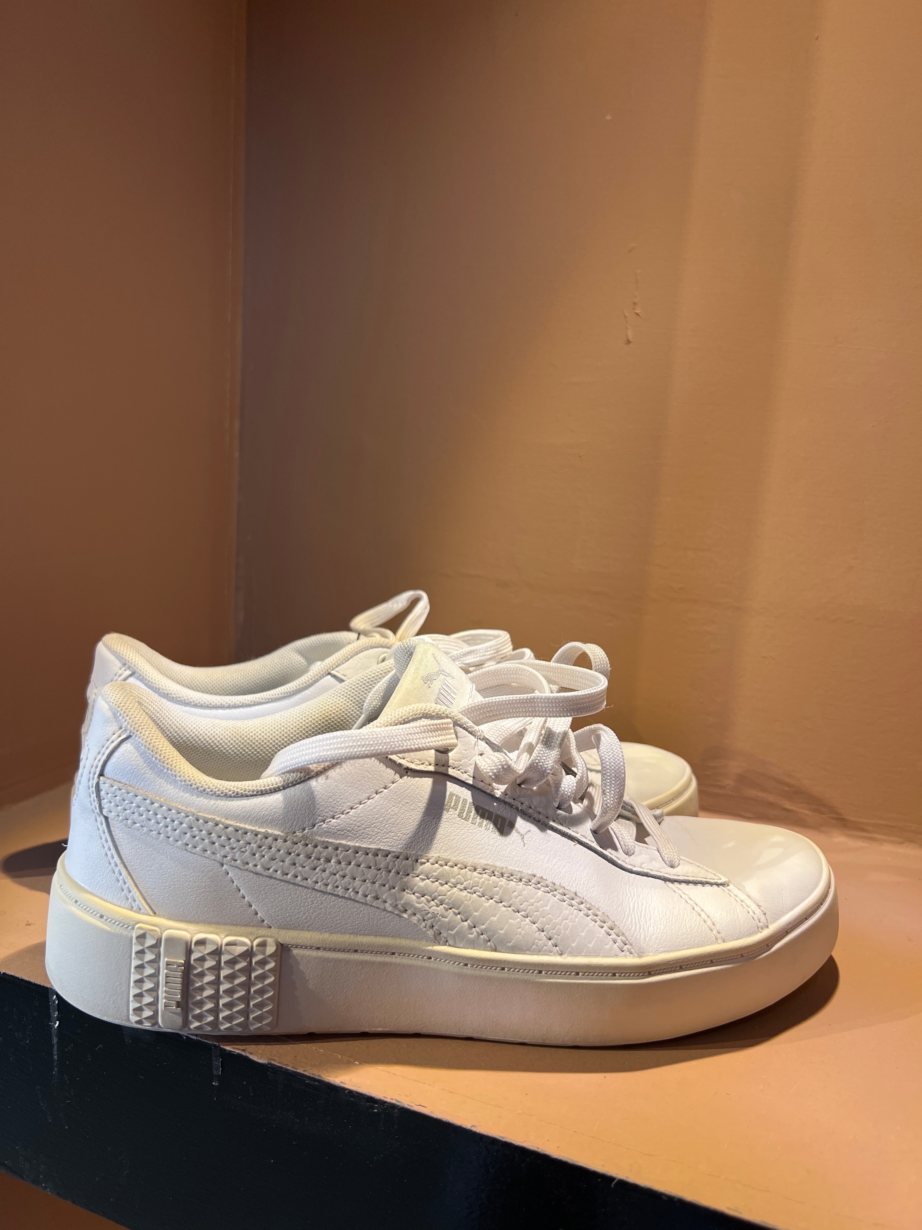 Puma Smash Platform V2 Woman's