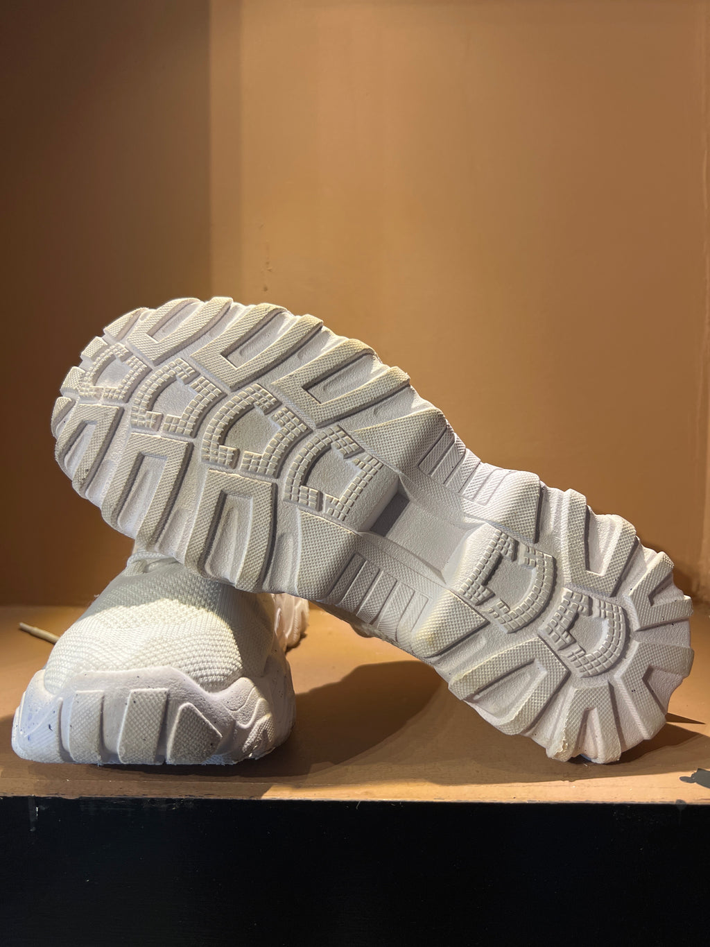 orthowear walking sneaker