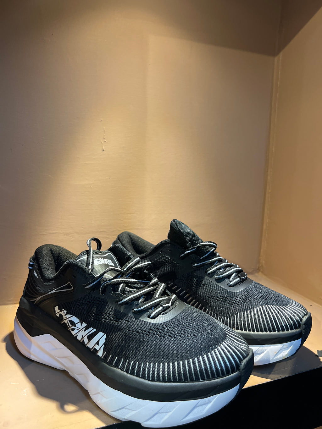 Hoka One One Bondi 7