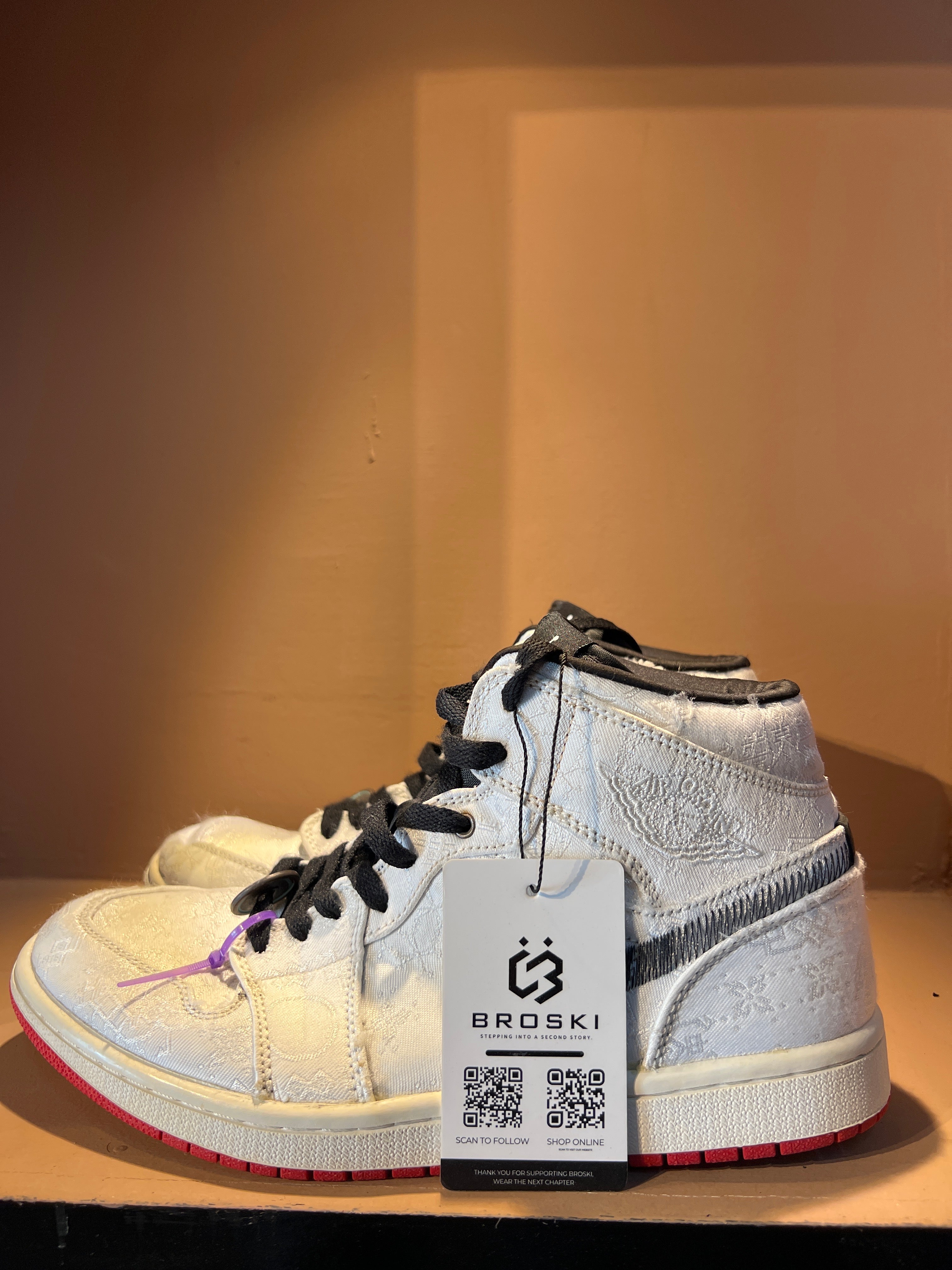 Jordan 1 Mid SE x CLOT