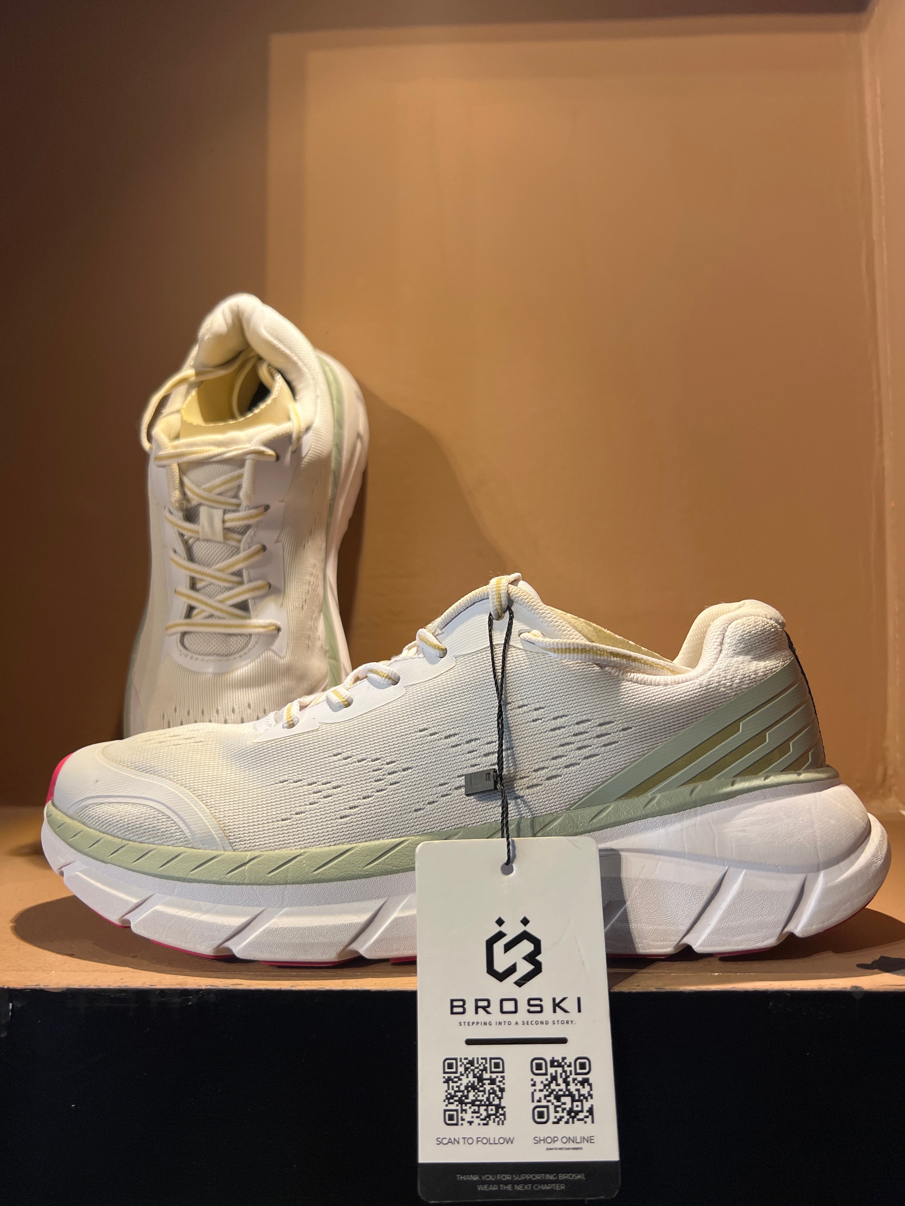Altra Olympus 6