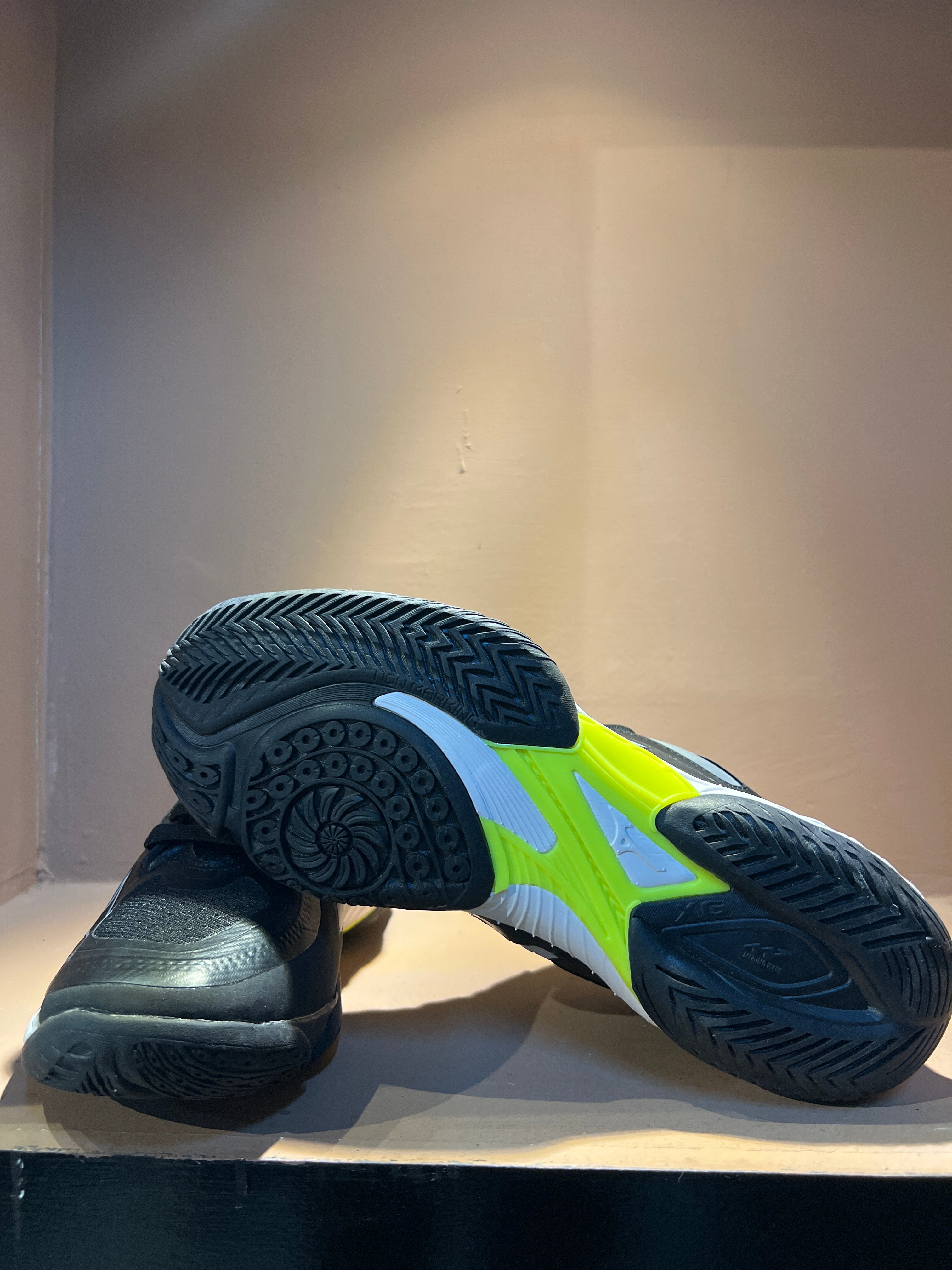 Mizuno Wave Claw 3 Badminton Shoes
