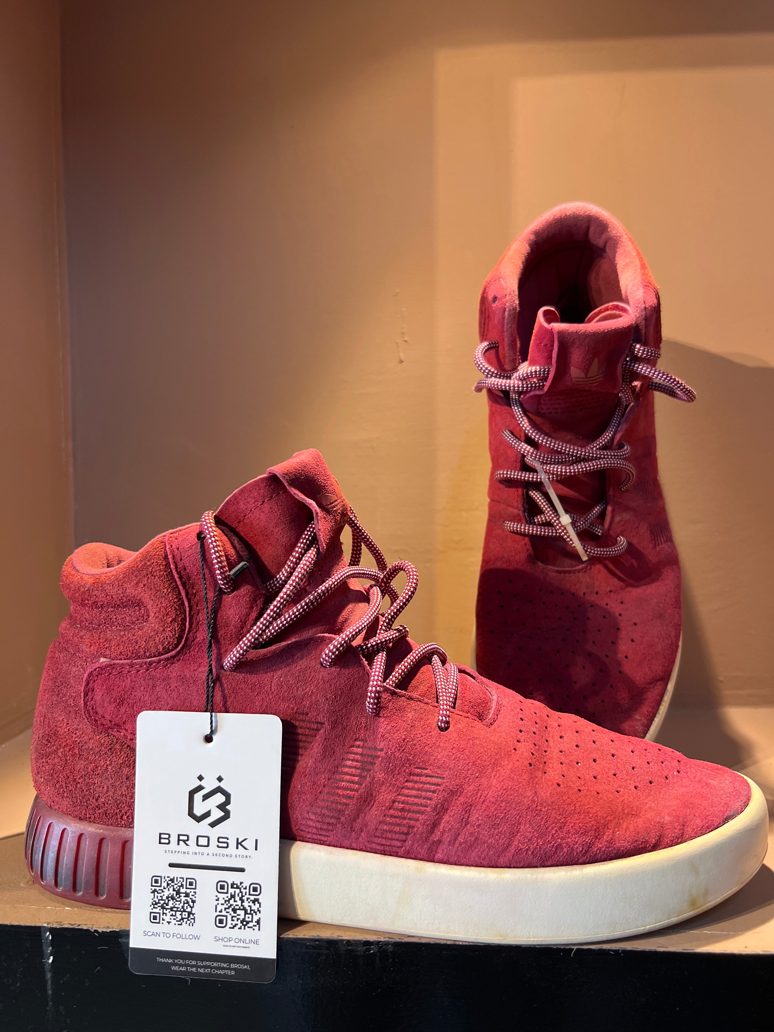 Adidas Tubular Invader.