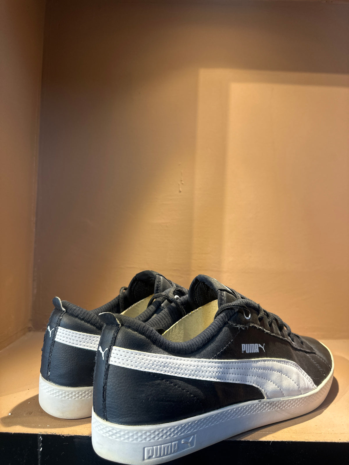 PUMA Smash v2 Leather Sneakers