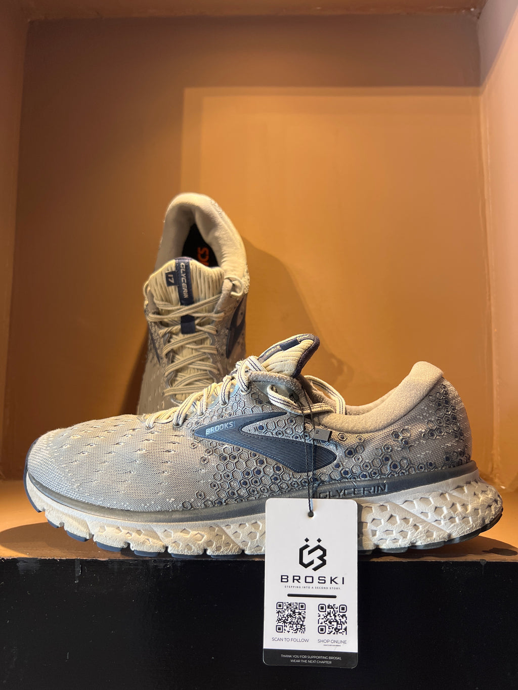 Brooks Glycerin 17 running shoes