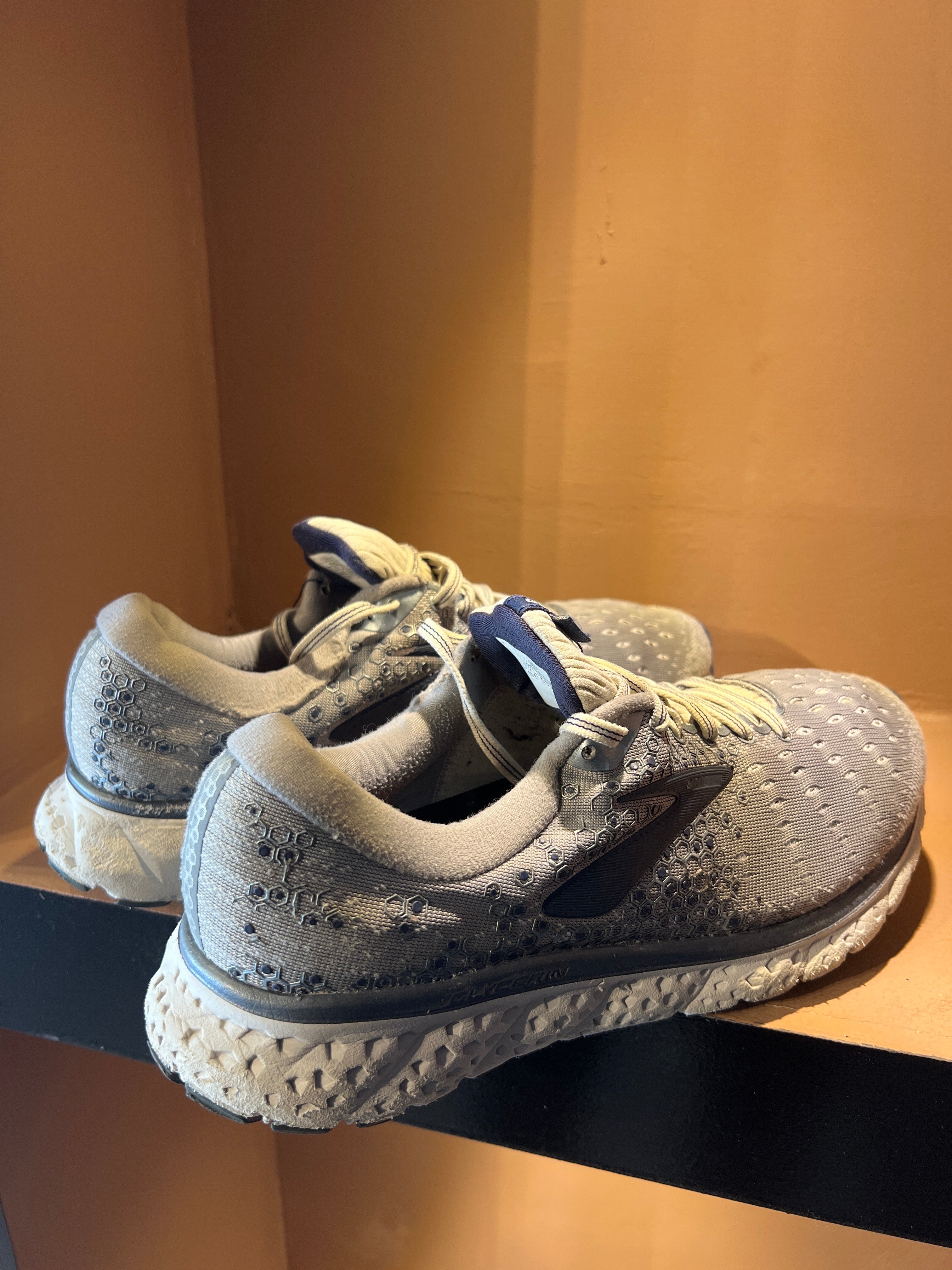 Brooks Glycerin 17 running shoes