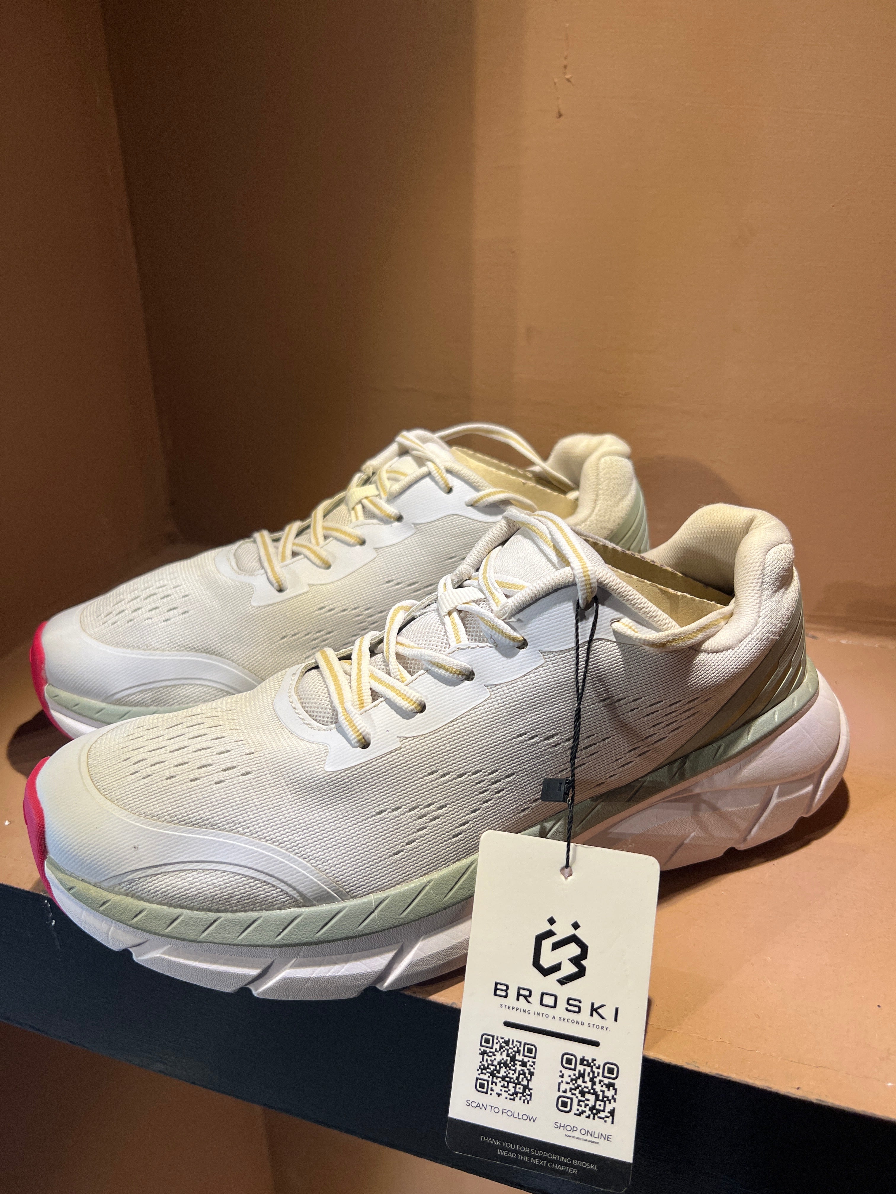 Altra Olympus 6