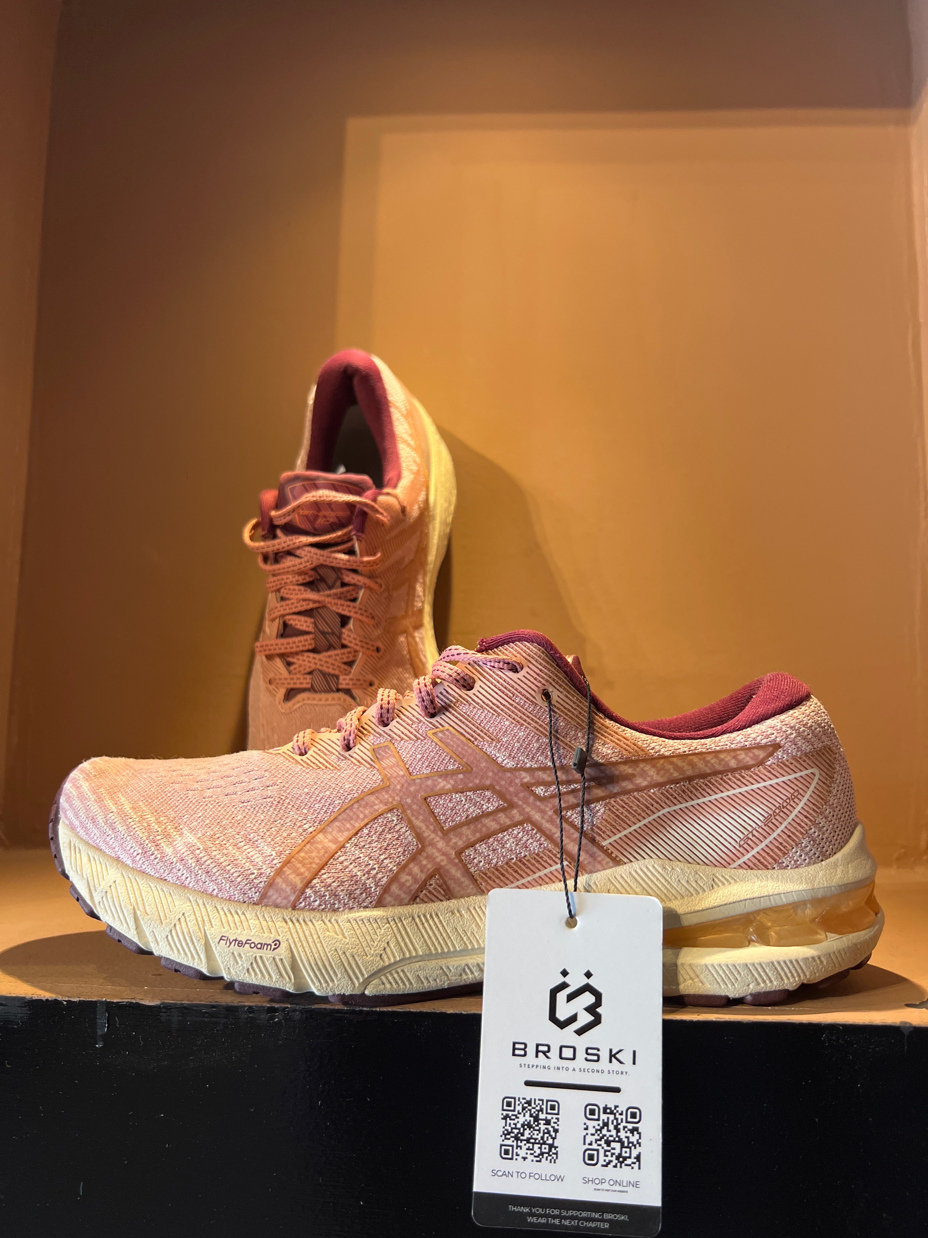 Asics Women's GT-2000 10