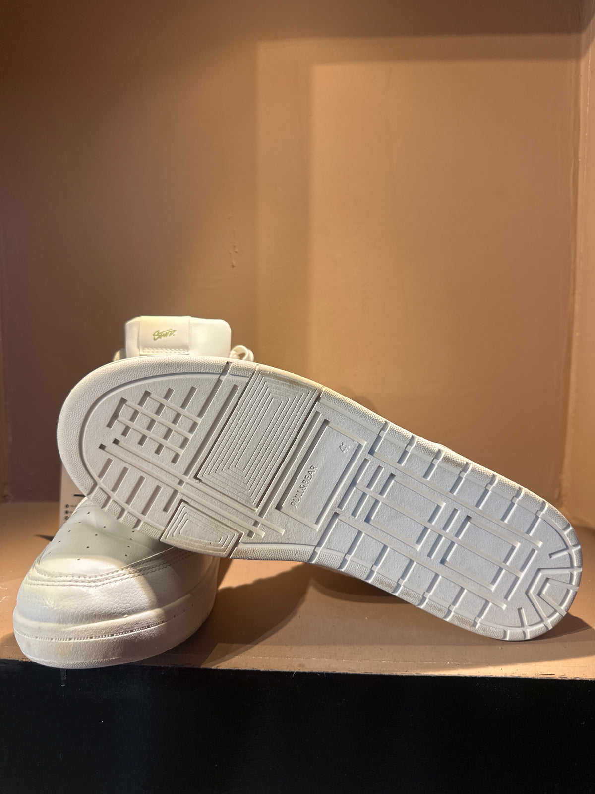 Pull&Bear white high-top sneakers