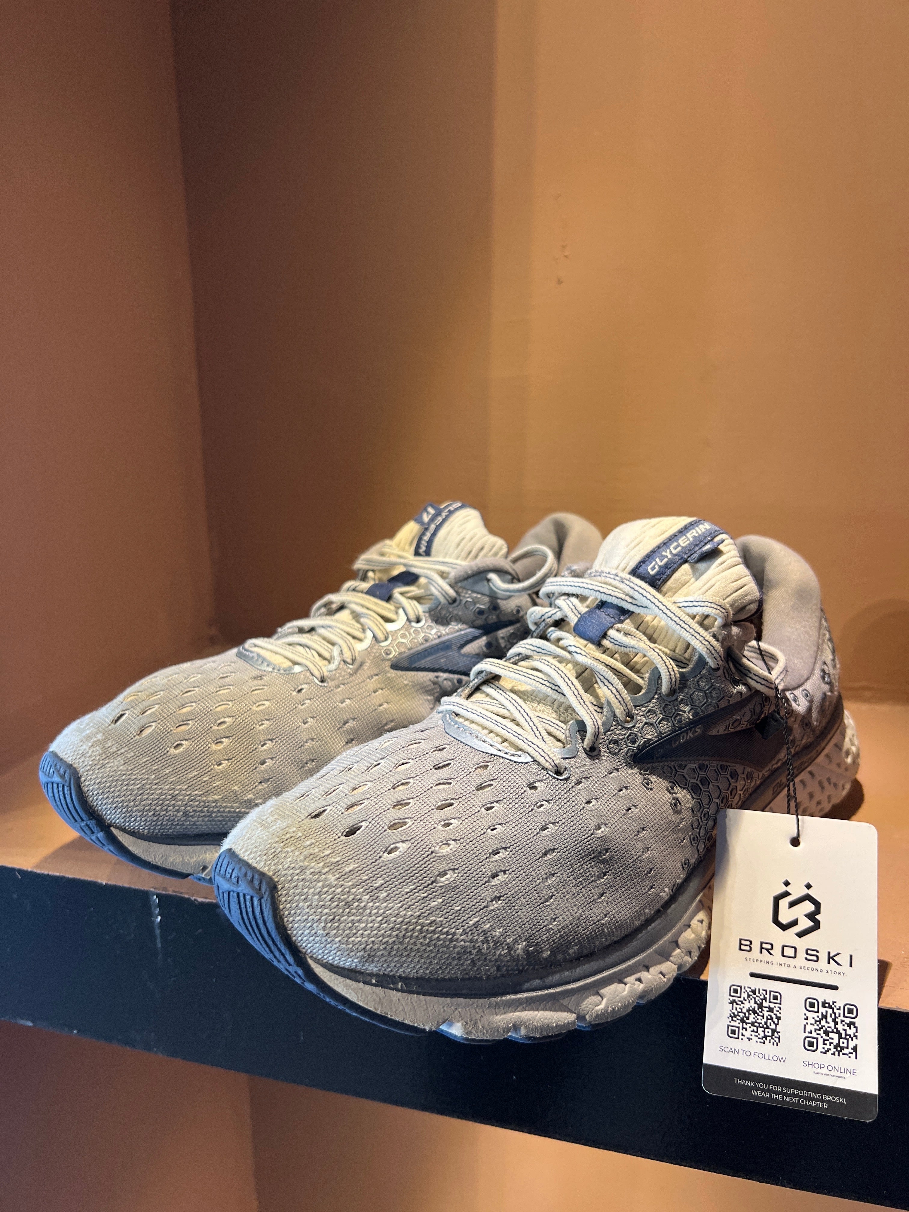 Brooks Glycerin 17 running shoes